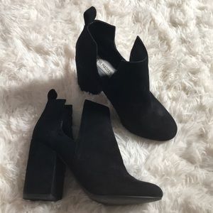 Steve Madden Norelle Black Ankle Booties